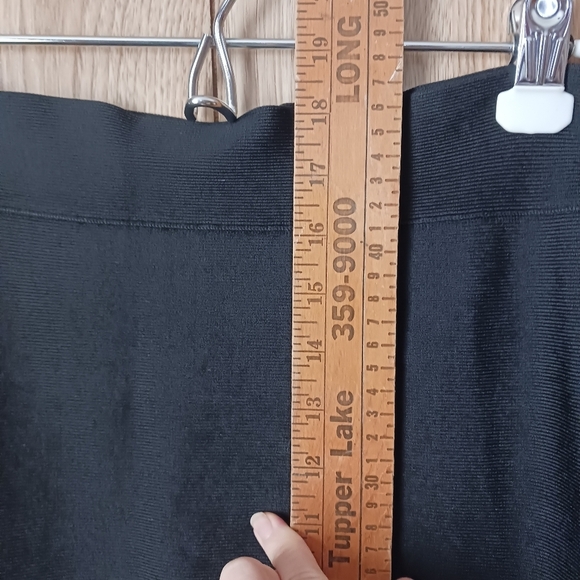 Y2K BCBG MaxAzria Body Con Cross Hem Mini Skirt Size Medium - Picture 4 of 5